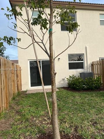 12308 NW 23 CT 12308, Miami, FL 33167