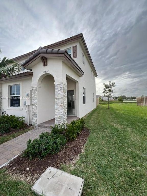 12308 NW 23 CT 12308, Miami, FL 33167