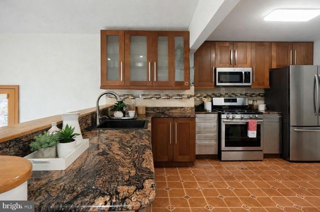 109 RIDGEFIELD RD, Lutherville Timonium, MD 21093