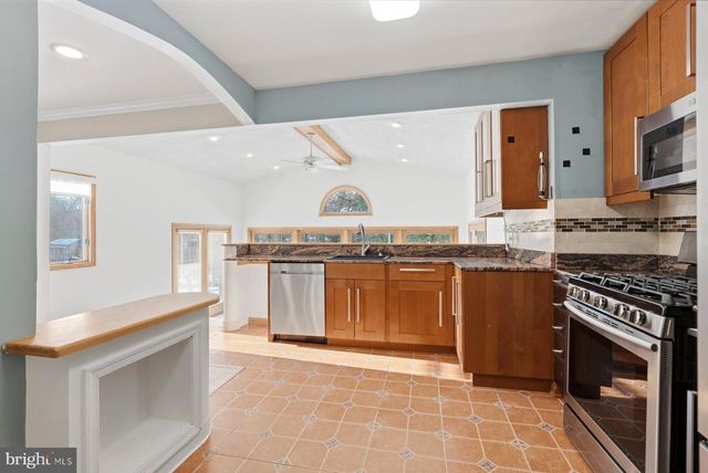 109 RIDGEFIELD RD, Lutherville Timonium, MD 21093