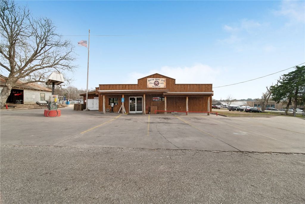 12390 FM 390 Road W, Burton, TX 77835 — exterior