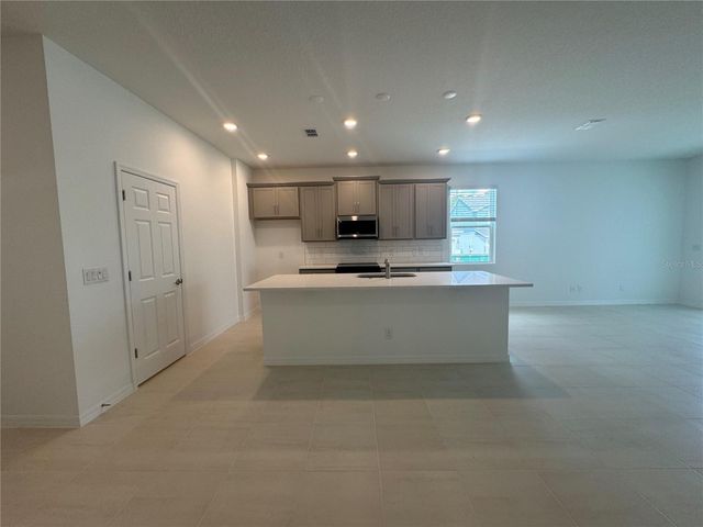 701 FARFIELDS STREET, Deland, FL 32720