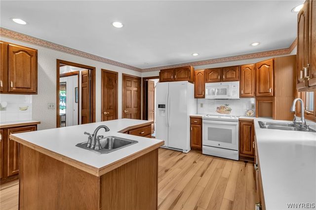 30 Alran Drive, Amherst, NY 14221
