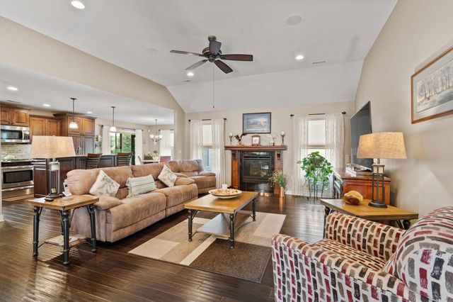 2702 RUTHERFORD DR, Columbia, MO 65201