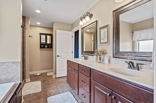 2702 RUTHERFORD DR, Columbia, MO 65201