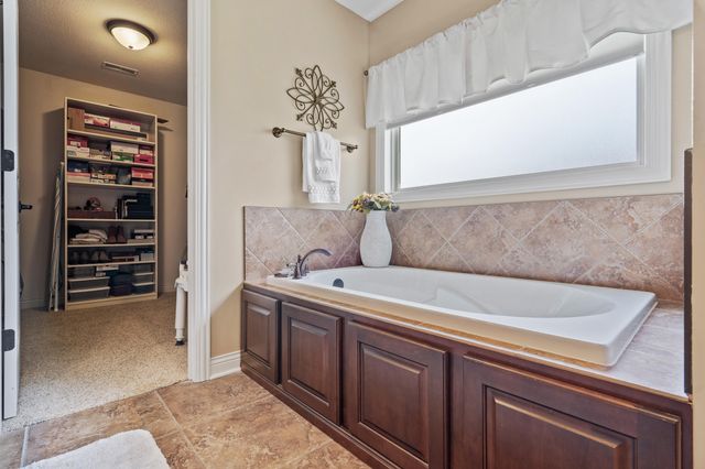 2702 RUTHERFORD DR, Columbia, MO 65201