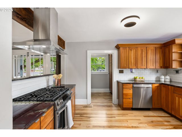 9210 N ALLEGHENY Ave, Portland, OR 97203