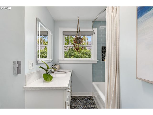 9210 N ALLEGHENY Ave, Portland, OR 97203