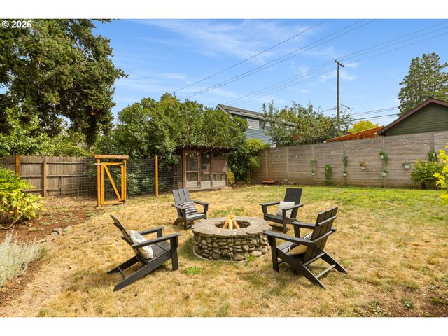 9210 N ALLEGHENY Ave, Portland, OR 97203