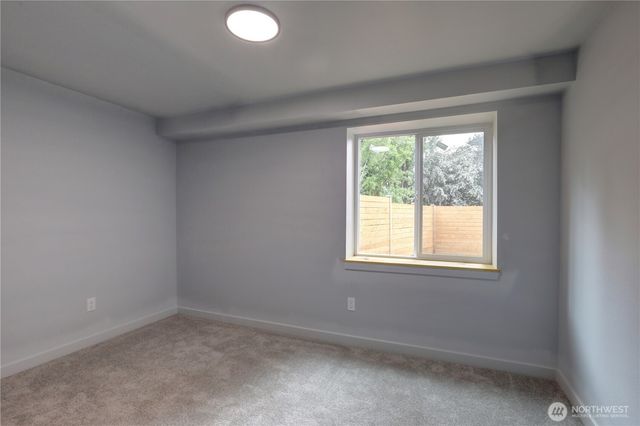 1324 N Hawthorne Street, Tacoma, WA 98406
