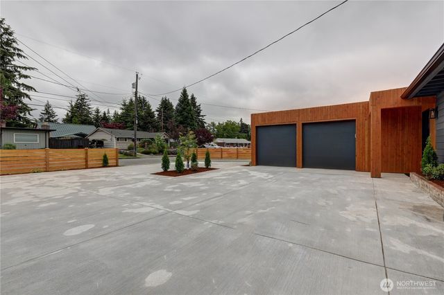 1324 N Hawthorne Street, Tacoma, WA 98406