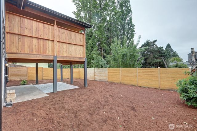1324 N Hawthorne Street, Tacoma, WA 98406