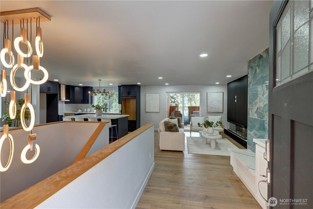 1324 N Hawthorne Street, Tacoma, WA 98406