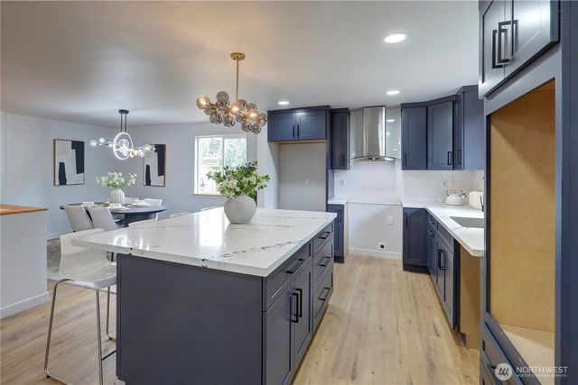 1324 N Hawthorne Street, Tacoma, WA 98406
