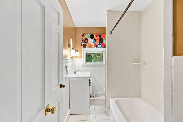 37 Highland Avenue, Leominster, MA 01453