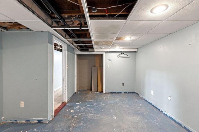 37 Highland Avenue, Leominster, MA 01453