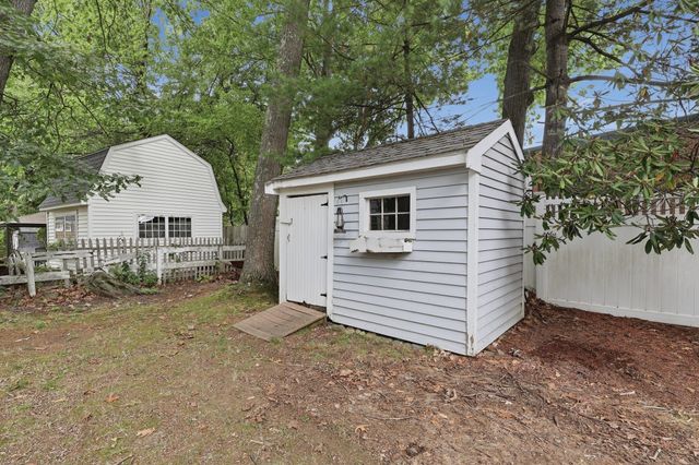 37 Highland Avenue, Leominster, MA 01453
