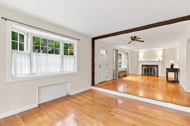 37 Highland Avenue, Leominster, MA 01453