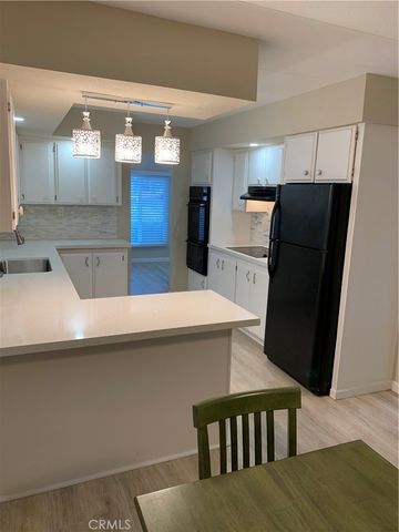 8975 Lawrence Welk 52, Escondido, CA 92026