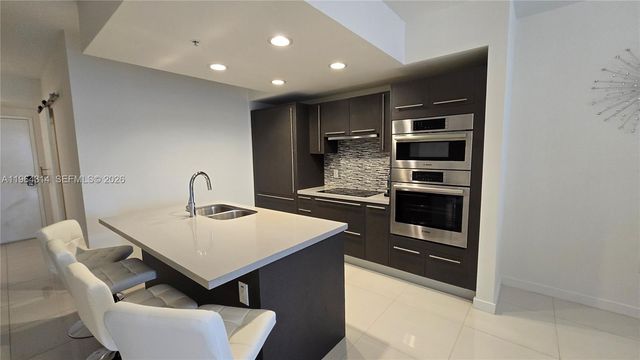 7825 NW 107th Ave 318, Doral, FL 33178