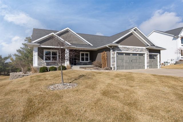 3004 Forrest Meadow Lane, Hiawatha, IA 52233