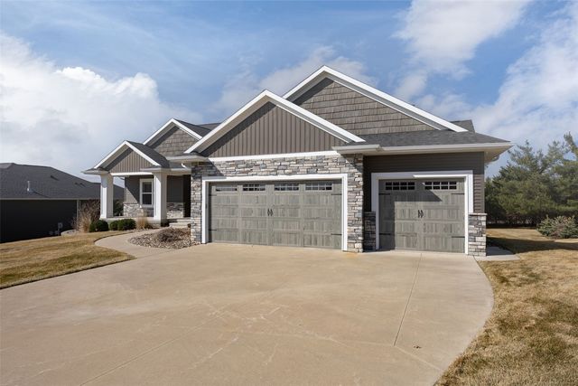 3004 Forrest Meadow Lane, Hiawatha, IA 52233