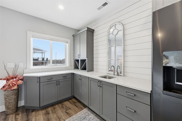 3004 Forrest Meadow Lane, Hiawatha, IA 52233