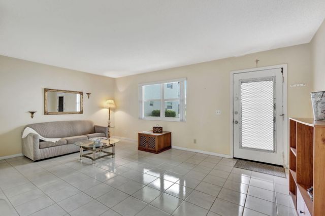 161 Normandy Lane, Delray Beach, FL 33484