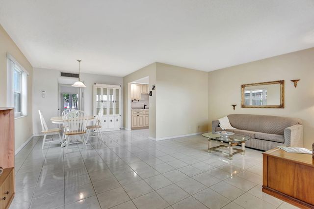 161 Normandy Lane, Delray Beach, FL 33484