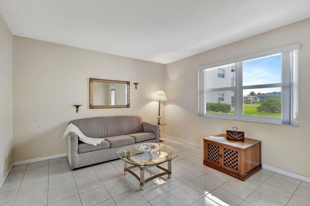 161 Normandy Lane, Delray Beach, FL 33484