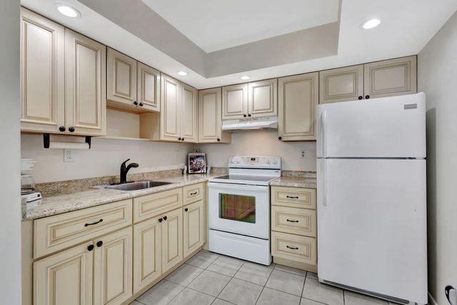 161 Normandy Lane, Delray Beach, FL 33484