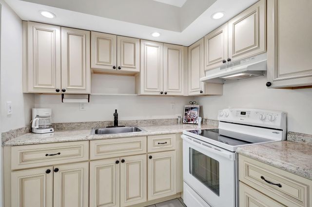 161 Normandy Lane, Delray Beach, FL 33484