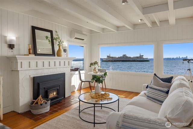5430 Rockaway Beach Road NE, Bainbridge Island, WA 98110