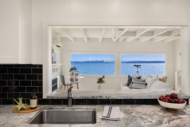 5430 Rockaway Beach Road NE, Bainbridge Island, WA 98110