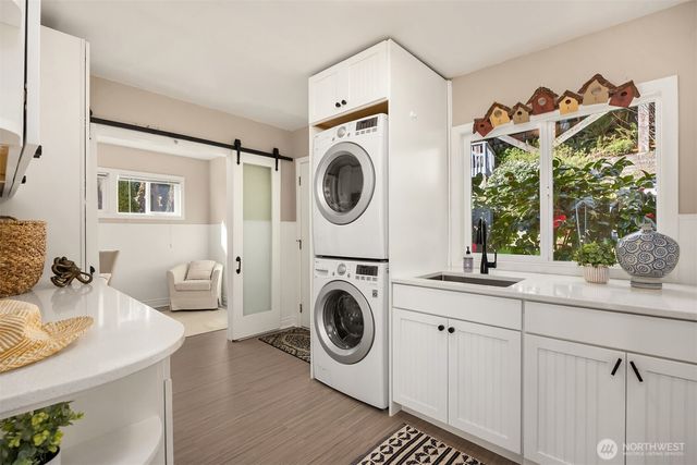 5430 Rockaway Beach Road NE, Bainbridge Island, WA 98110