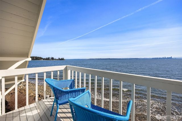 5430 Rockaway Beach Road NE, Bainbridge Island, WA 98110