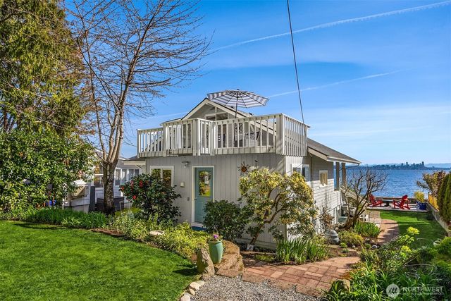 5430 Rockaway Beach Road NE, Bainbridge Island, WA 98110