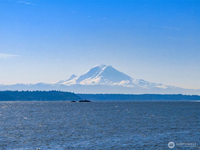 5430 Rockaway Beach Road NE, Bainbridge Island, WA 98110