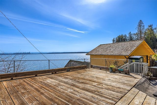 5430 Rockaway Beach Road NE, Bainbridge Island, WA 98110