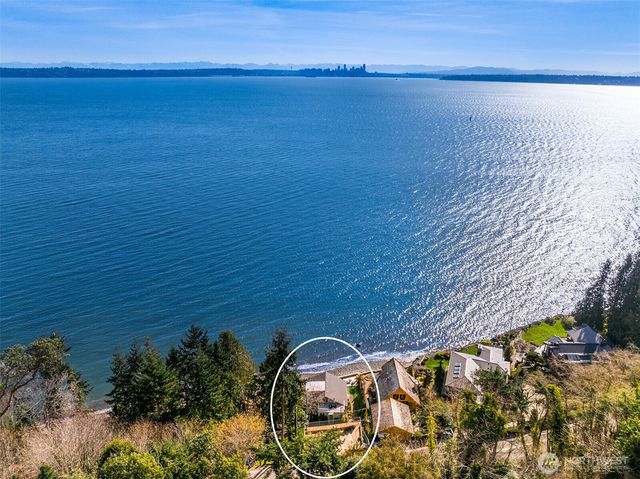 5430 Rockaway Beach Road NE, Bainbridge Island, WA 98110