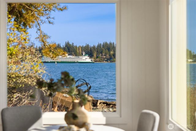 5430 Rockaway Beach Road NE, Bainbridge Island, WA 98110