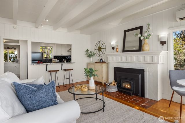 5430 Rockaway Beach Road NE, Bainbridge Island, WA 98110