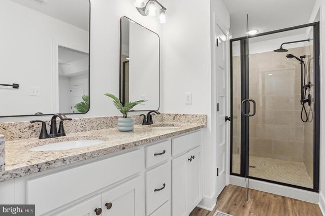 180 SACHEM HL, Hedgesville, WV 25427
