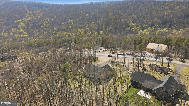 180 SACHEM HL, Hedgesville, WV 25427