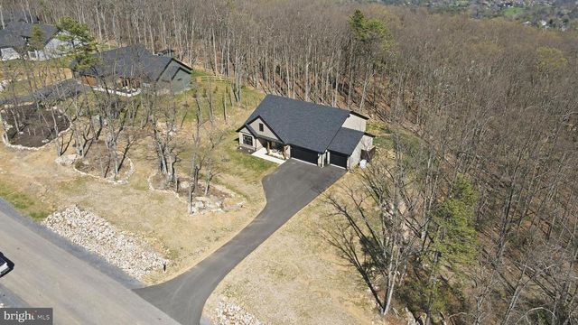 180 SACHEM HL, Hedgesville, WV 25427