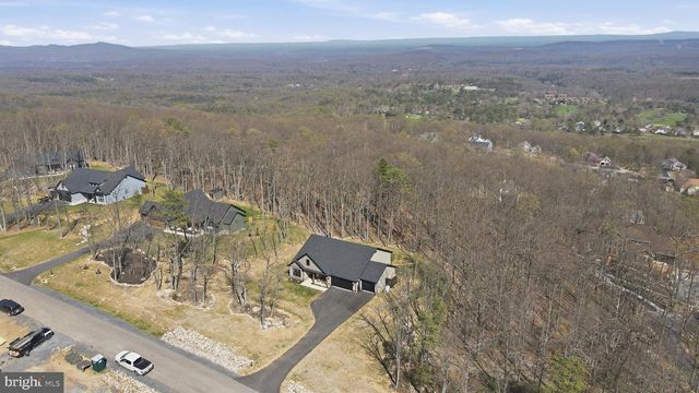 180 SACHEM HL, Hedgesville, WV 25427