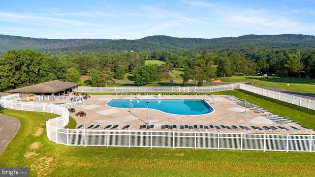 180 SACHEM HL, Hedgesville, WV 25427