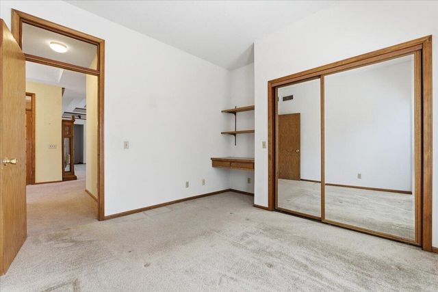 19241 HAWTHORNE Avenue, Council Bluffs, IA 51503