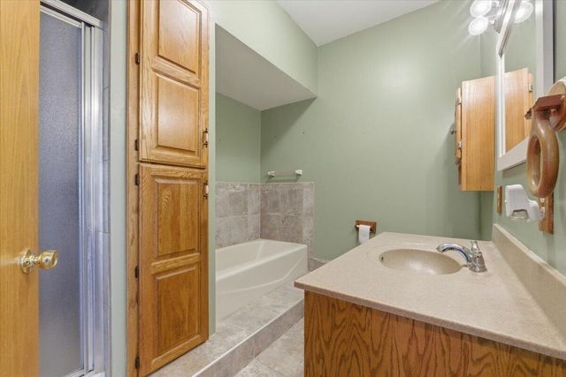 19241 HAWTHORNE Avenue, Council Bluffs, IA 51503