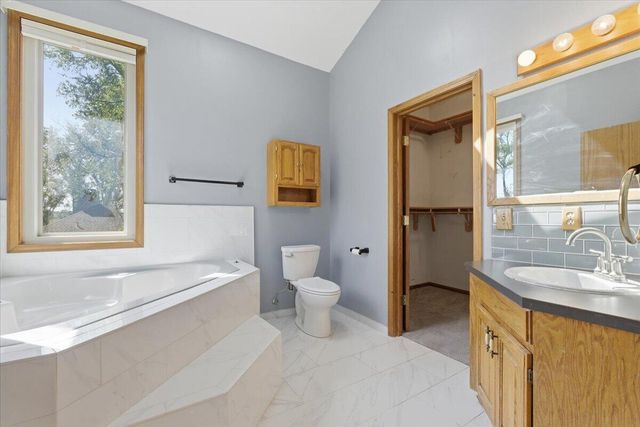 19241 HAWTHORNE Avenue, Council Bluffs, IA 51503